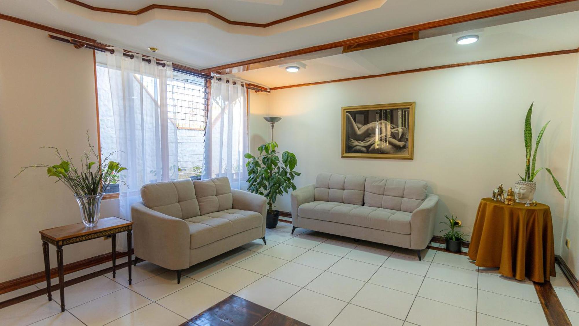 Casa Familiar La Tortuga Bed & Breakfast Heredia Exterior photo